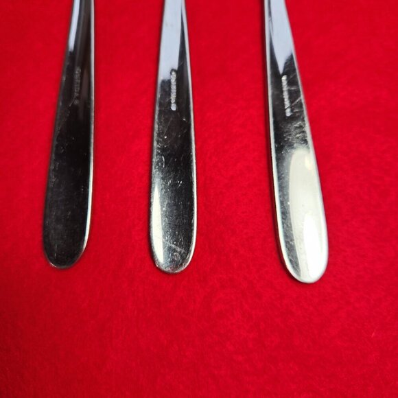 Oneida Forks Peninsula Castle Jordan Laura Pattern 7 7/8" Set of 3 - Picture 10 of 11